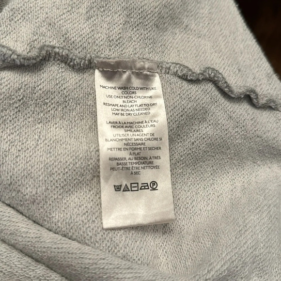 Pilcro ( Anthropologie) gray cropped sweatshirt, size medium - Picture 4 of 4
